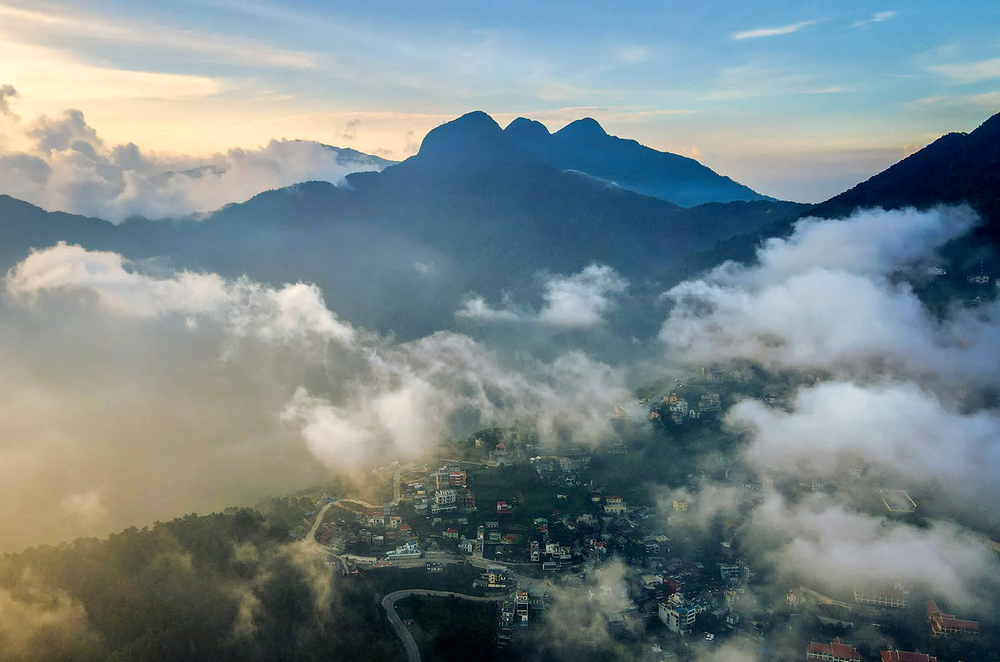 Thị trấn Tam Đảo được bao quanh bởi những đám mây
